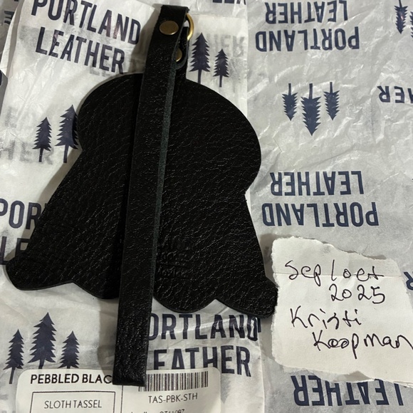 PEBBLED BLACK Portland Leather Sloth KEYCHAIN Charm FAST SHIP NEW - Picture 3 of 4